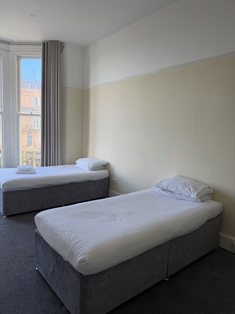 BRIGHTON HOTEL(FORMERLY BEST WESTERN BRIGHTON) 12/45