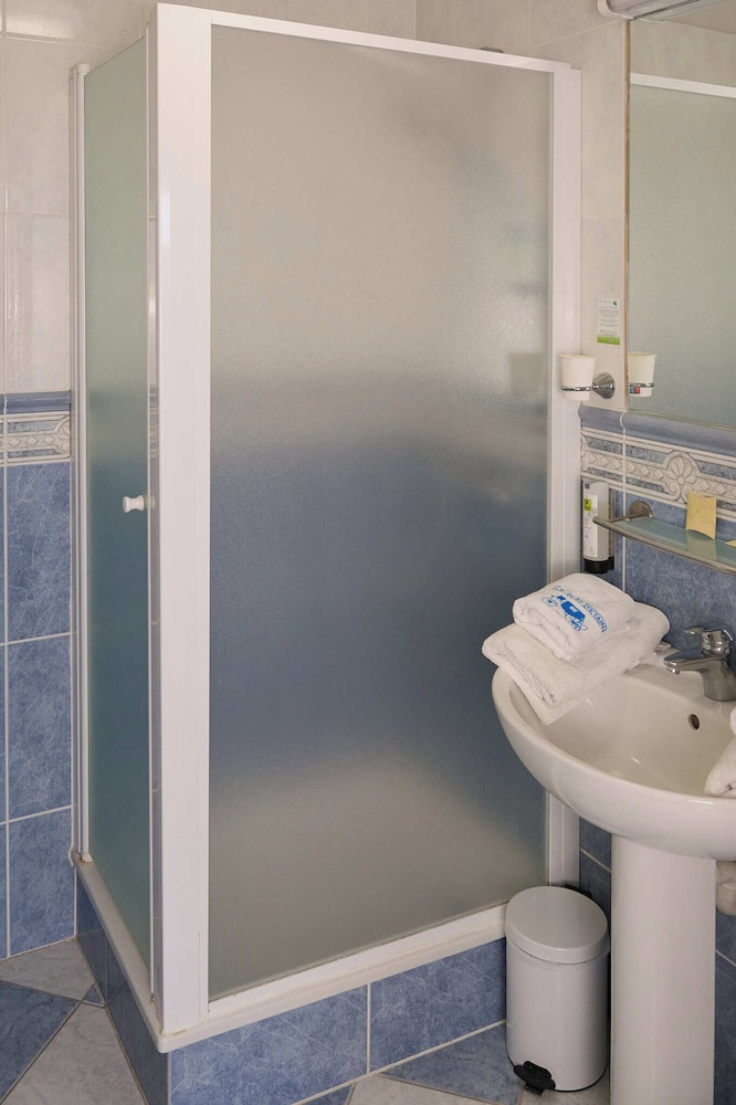 HOTEL LE PLAT D'ETAIN 39/39