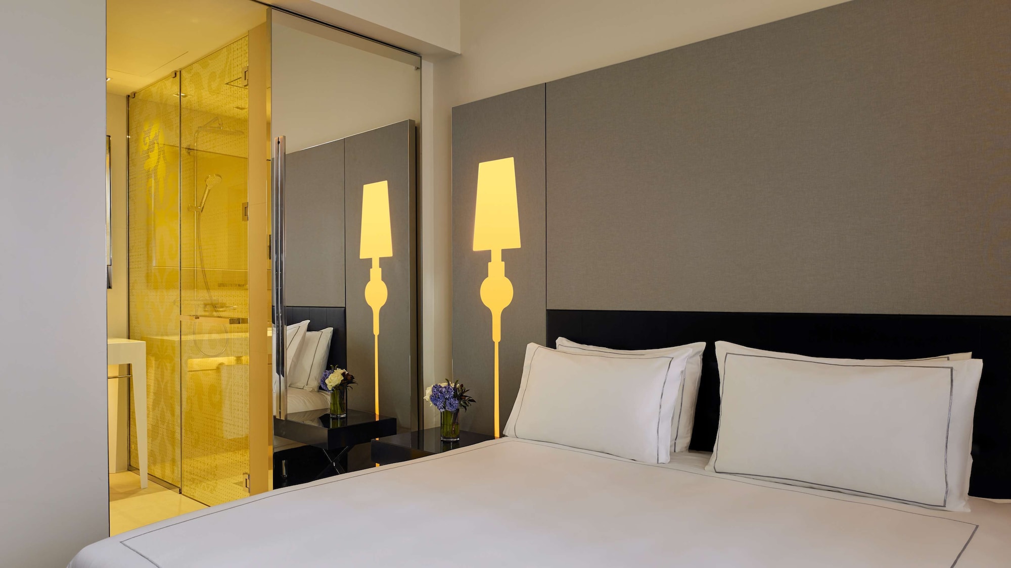 SUPERIOR, KING BED, CANAL VIEW