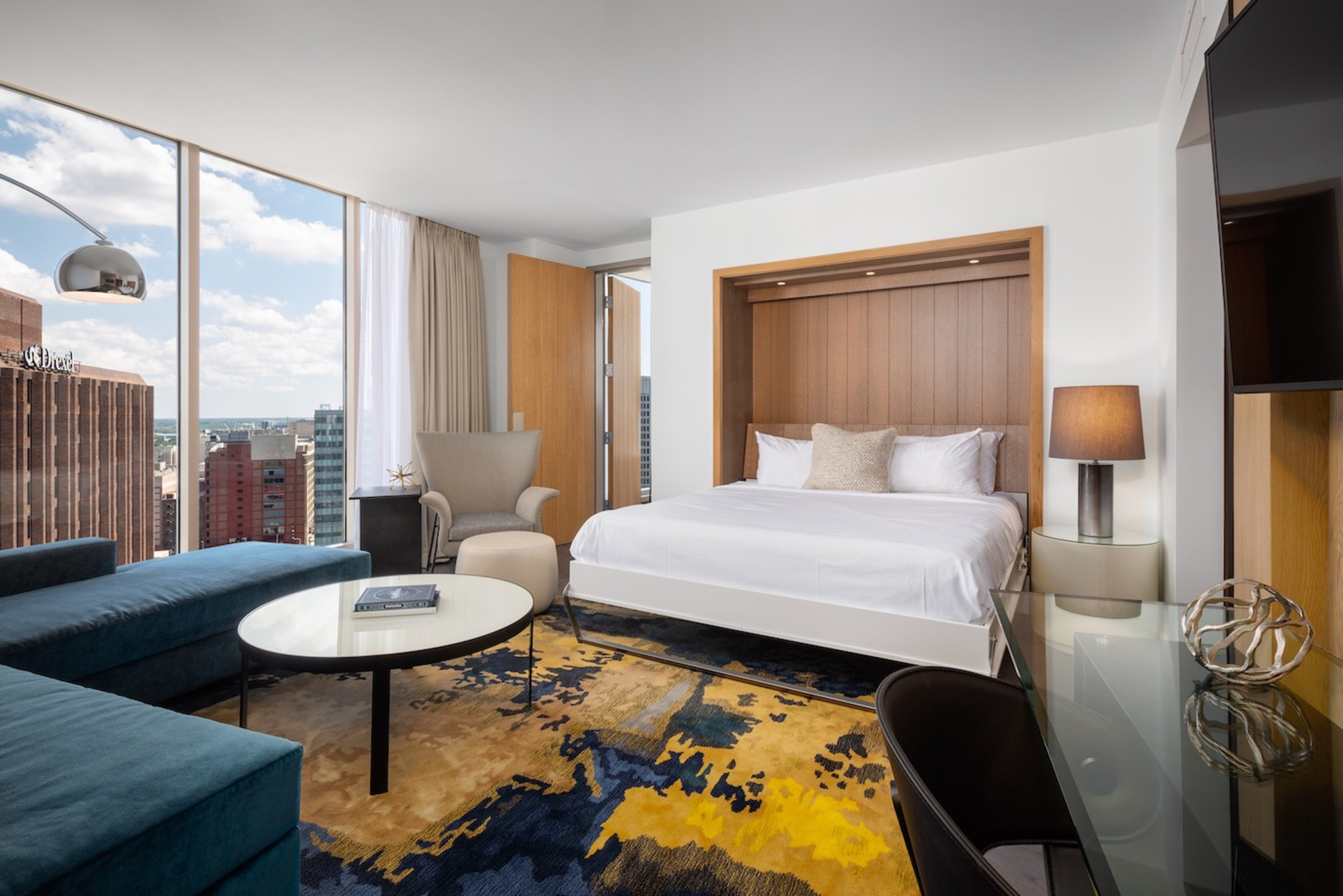 Skyline, Suite, King Bed, Murphy Bed, Club Floor