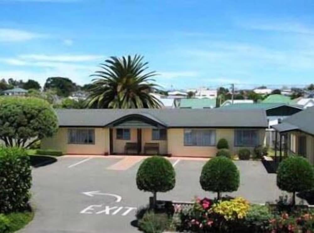 Riverview Motel 6/56