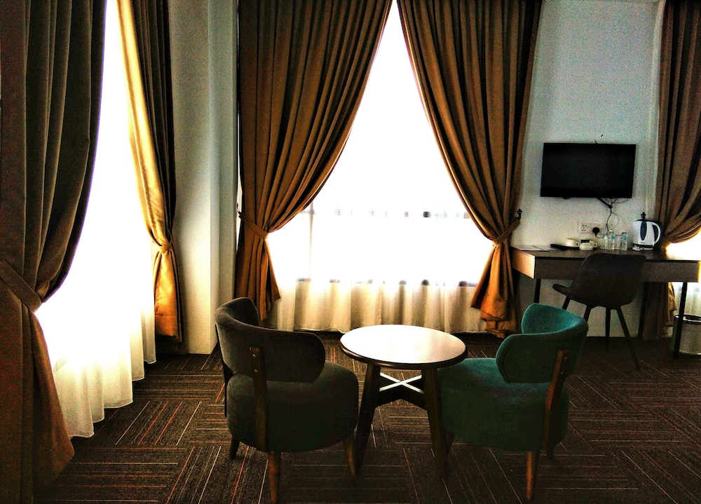 WE Hotel 48/52