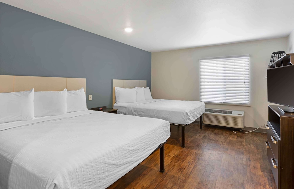 Extended Stay America Select Suites Phoenix North 26/52