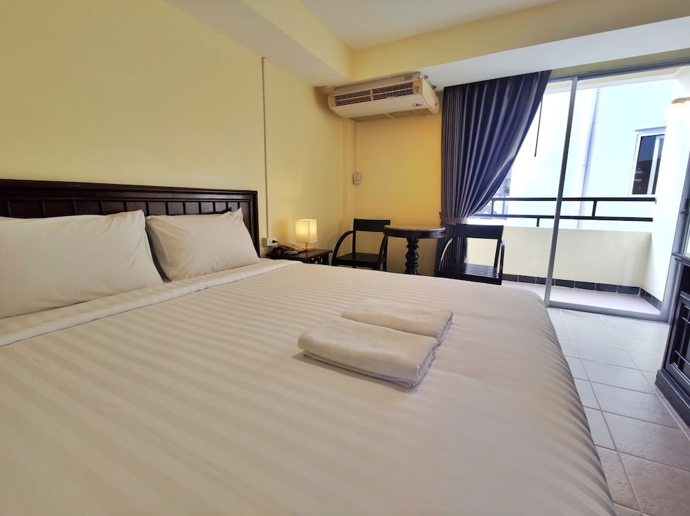 The Chanthong Residence and Hotel Pattaya 5/24