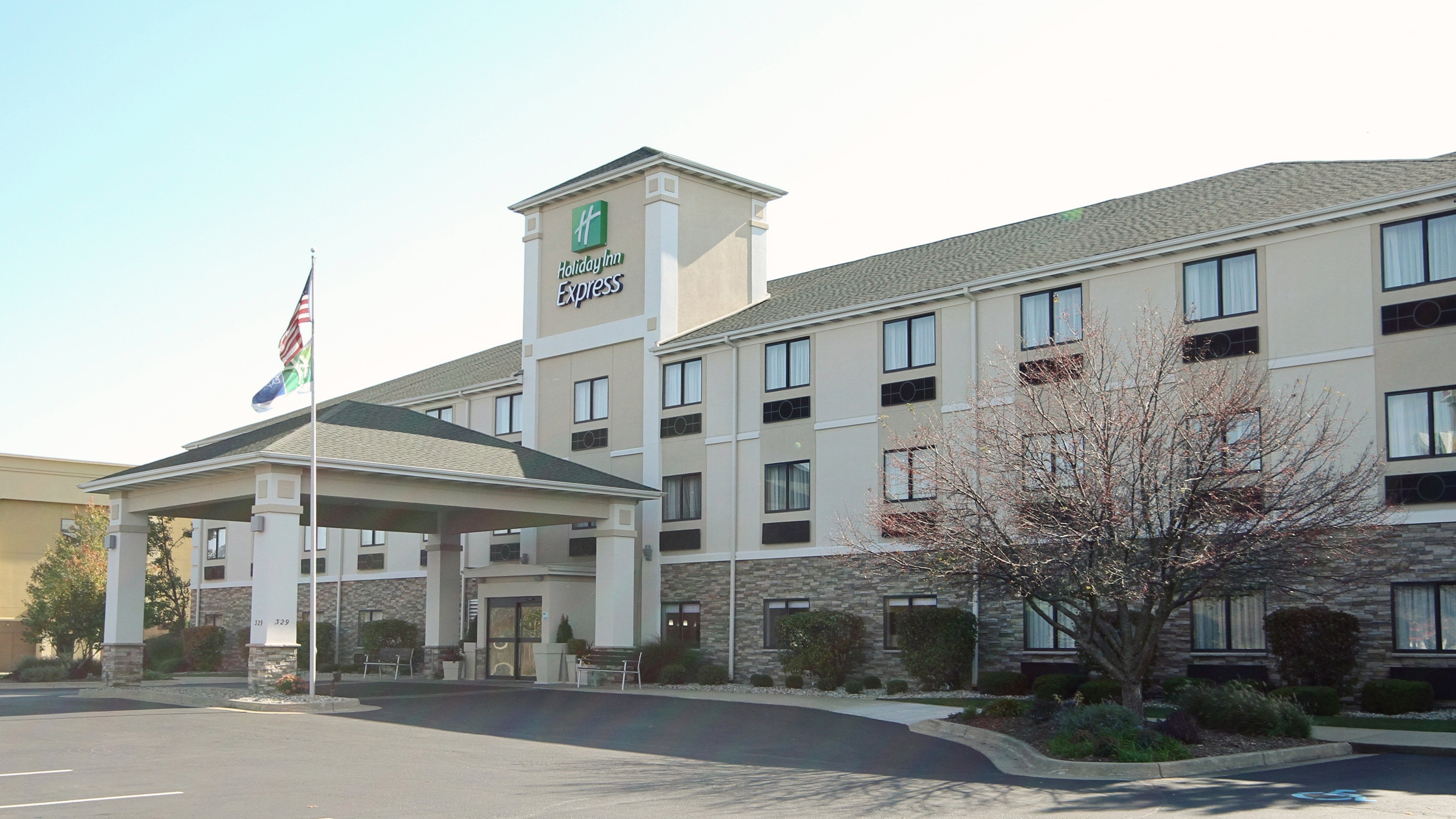 Holiday Inn Express Marshall 47/48