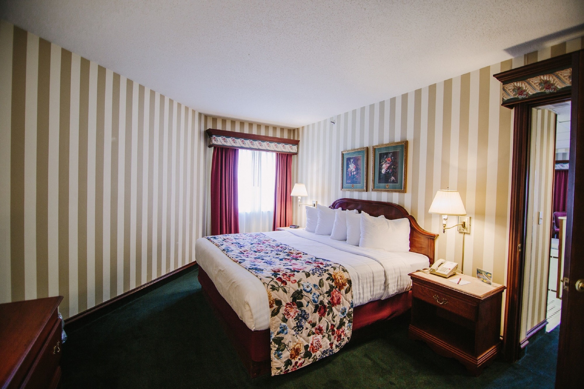 ROOM ASSIGNED ON ARRIVAL, NO VIEW
