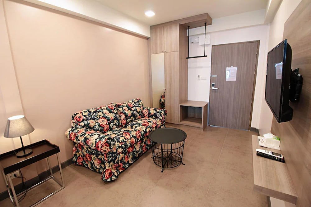 R 17 Living Hotel by ZUZU 15/23