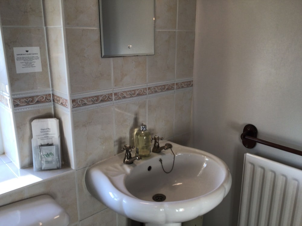 Bowden Lodge Hotel 48/50
