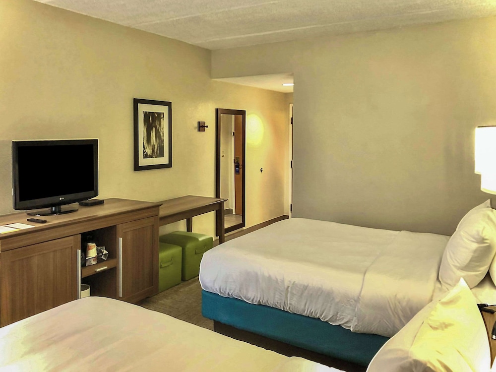 غرفة بسريرين كوين لذوي الإعاقة، Comfort Inn Darien - North Brunswick 5/6