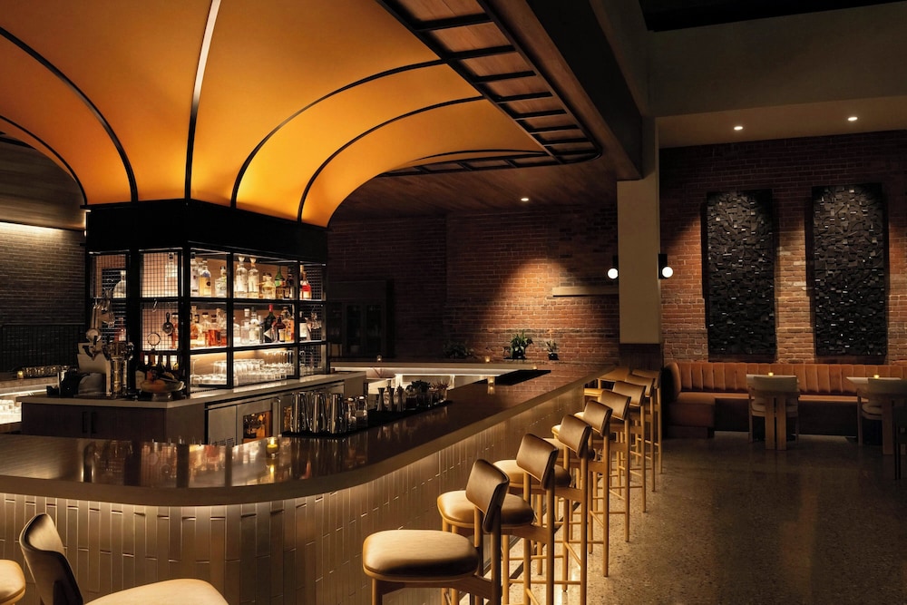 AC Hotel by Marriott Detroit at the Bonstelle 46/54
