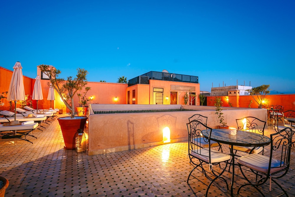 Riad El Noujoum 43/50