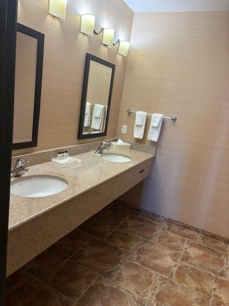 Holiday Inn Denver Parker E470 Parker Road 51/52