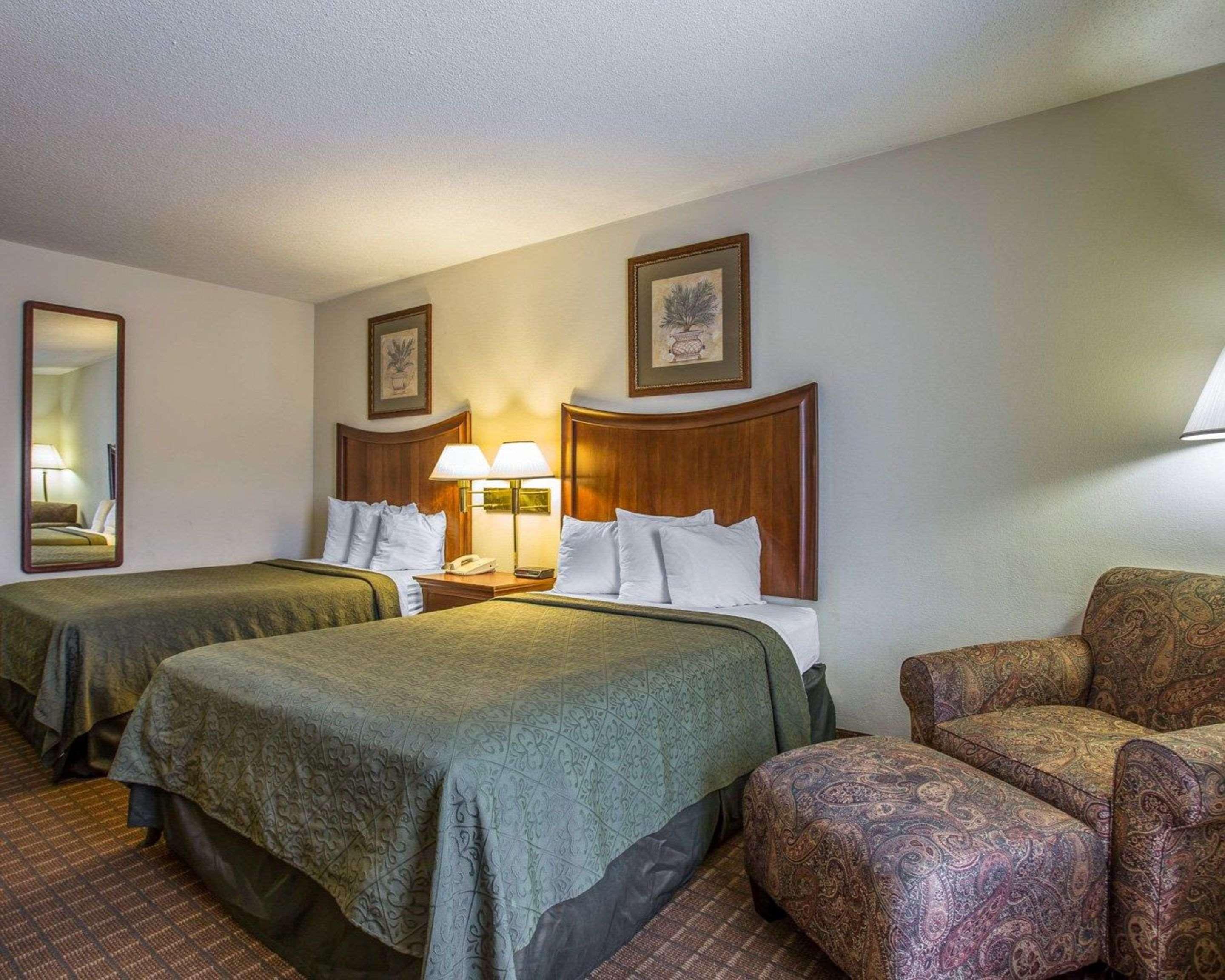 غرفة بسريرين مزدوجين للمدخنين، Quality Inn Fort Jackson 2/3