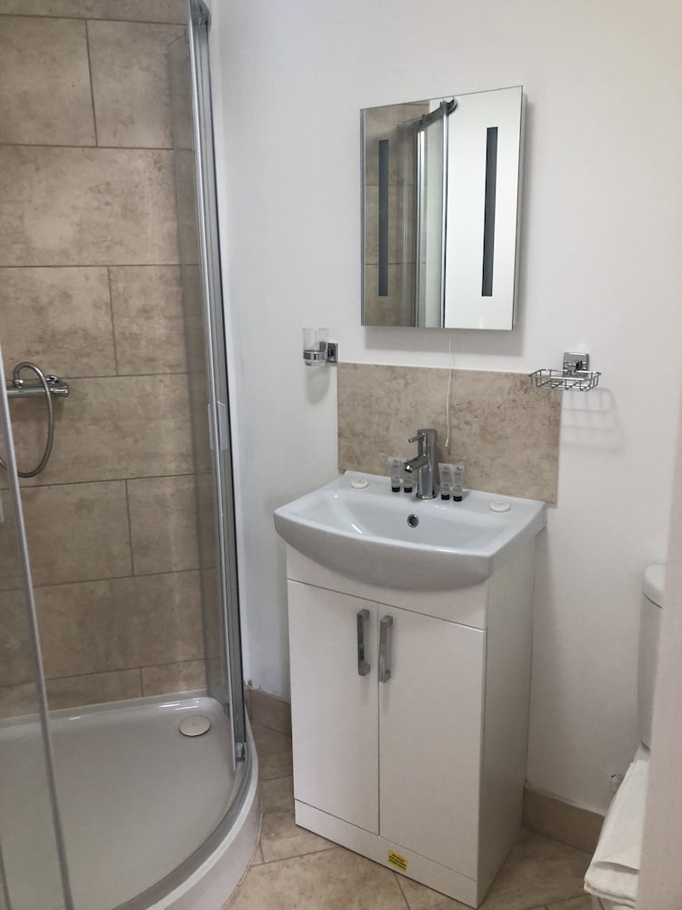 Bourne Hall Hotel 43/47