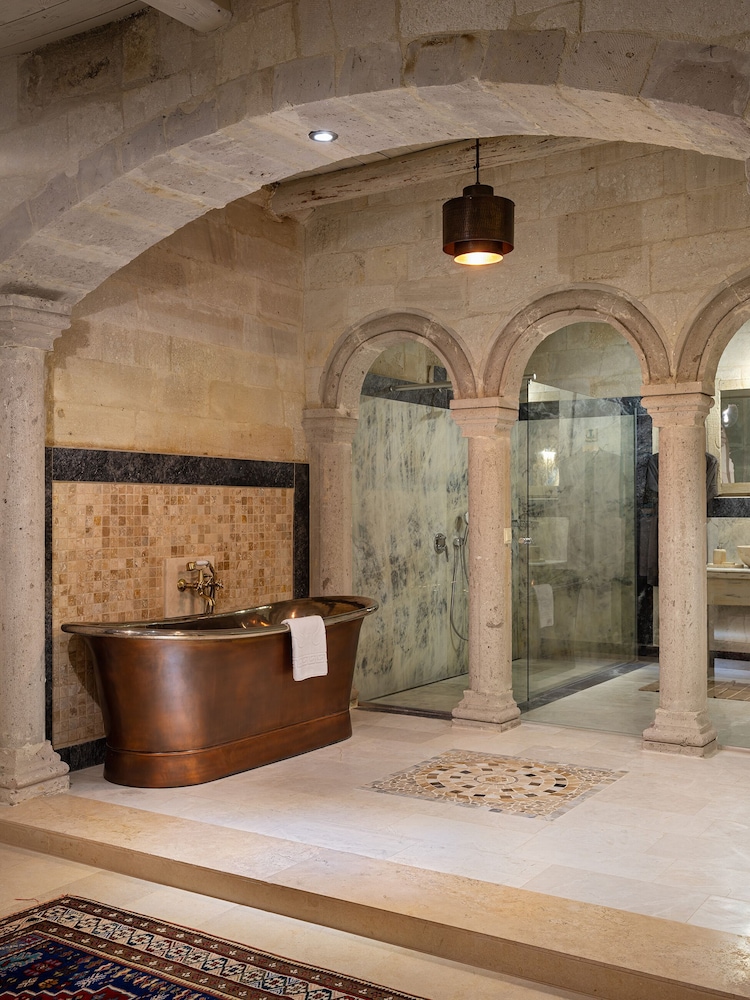 Aza Cave Hotel 8/50