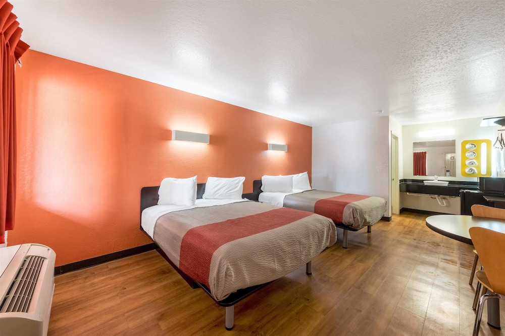 Motel6 Seguin, TX 32/53
