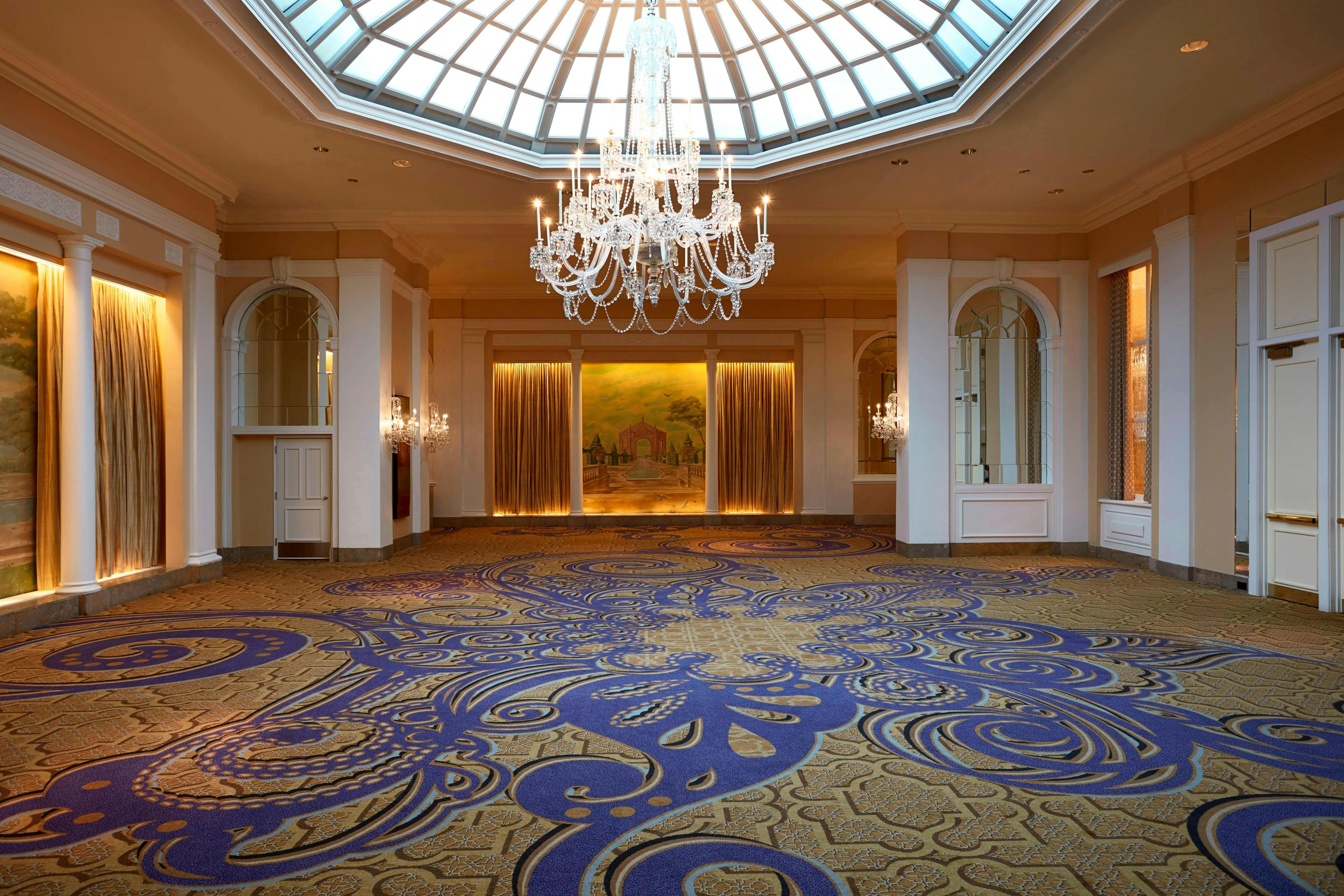 The Mayflower Hotel Autograph Collection 83/84