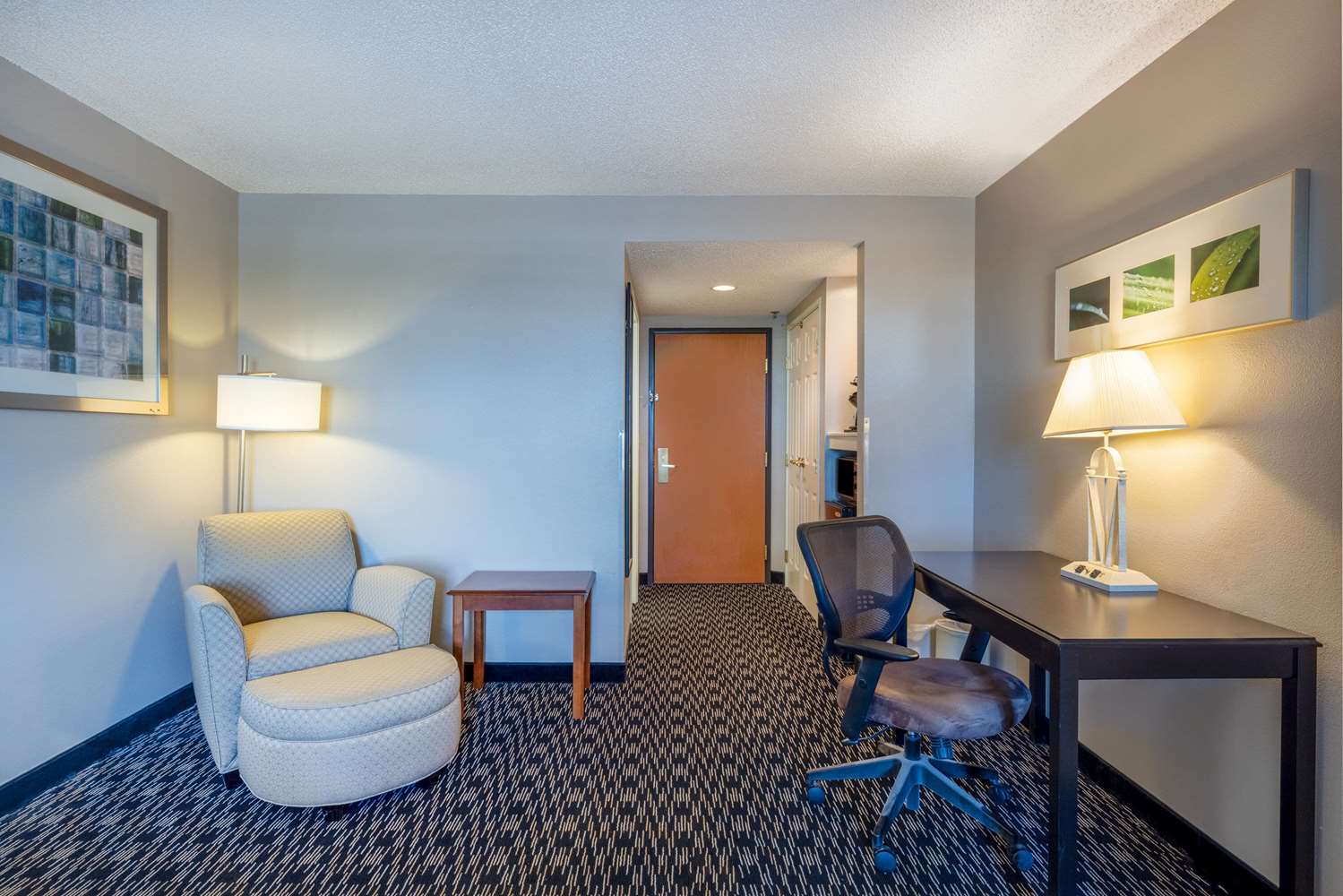 Wingate By Wyndham Gillette 54/54