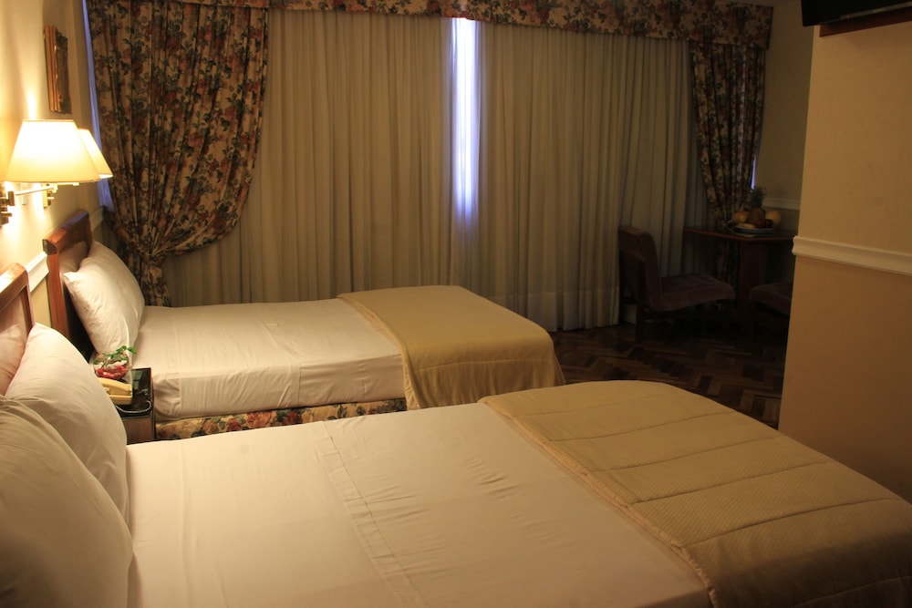 Premier Hill Suites 44/68