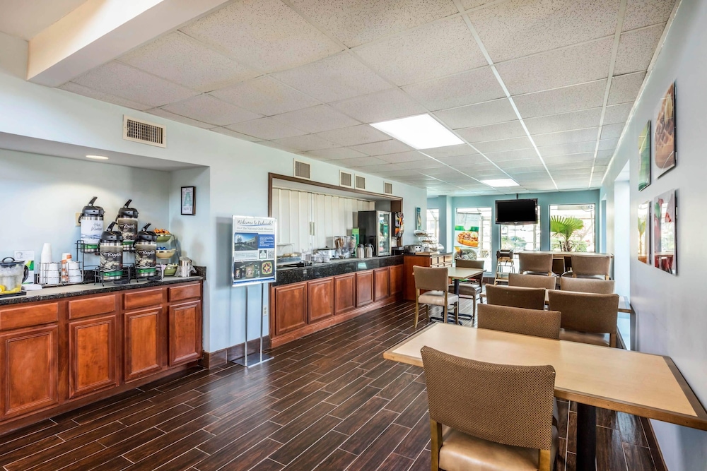 Quality Suites Paducah KY 46/57