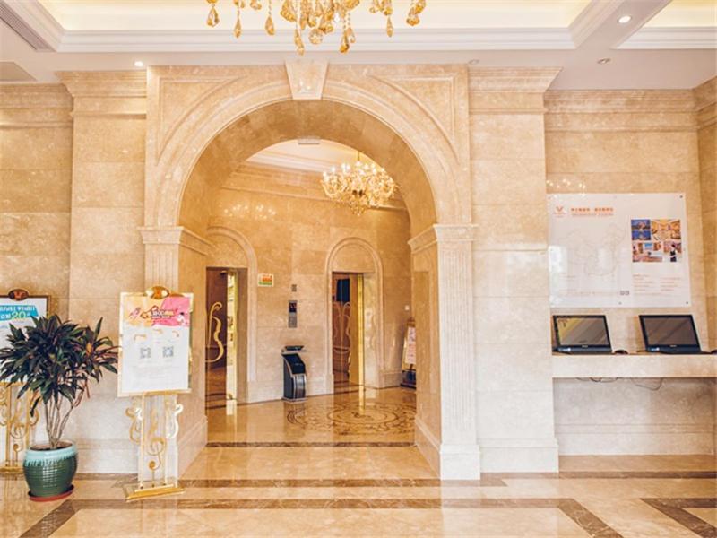 Vienna International Hotel (Shanghai Waigaoqiao Free Trade Zone Yanggao North Road) 8/28