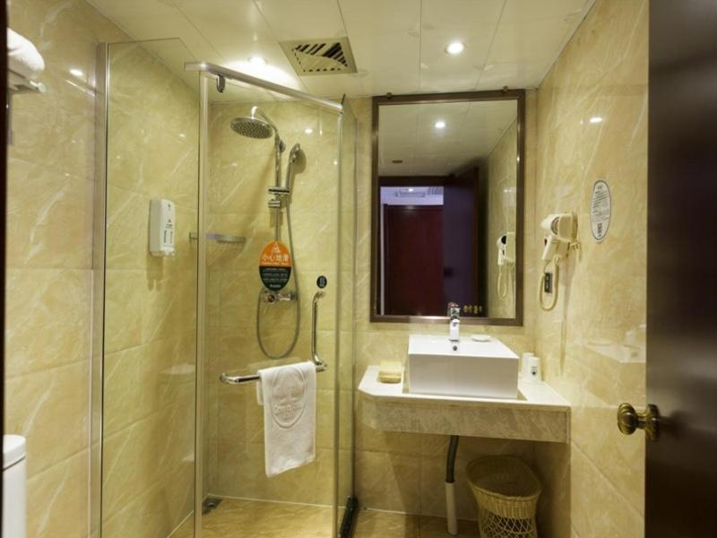 GreenTree Inn Jiangxi Yingtan Railway Station Square Business Hotel 55/58