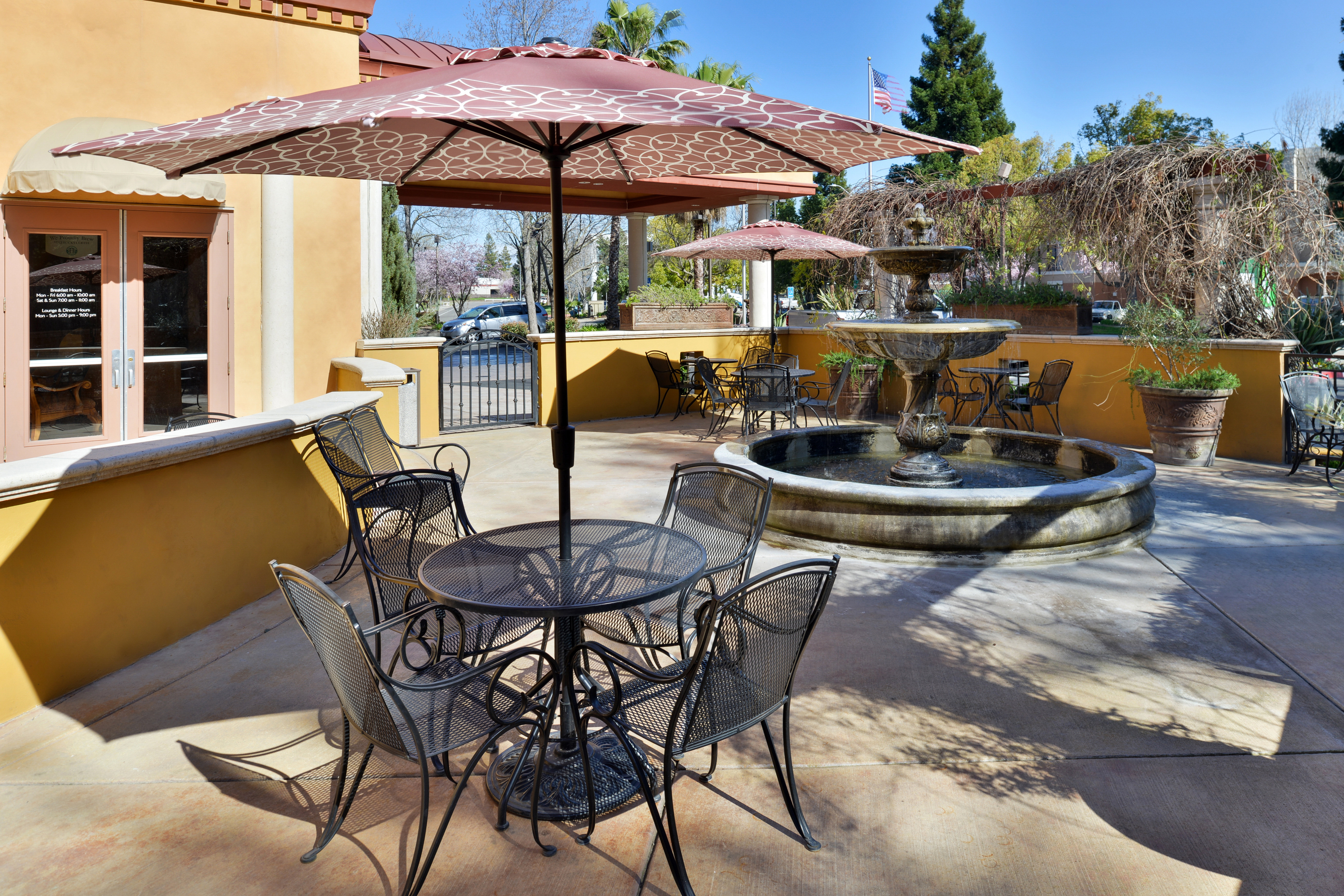 Holiday Inn Sacramento Rancho Cordova 76/77