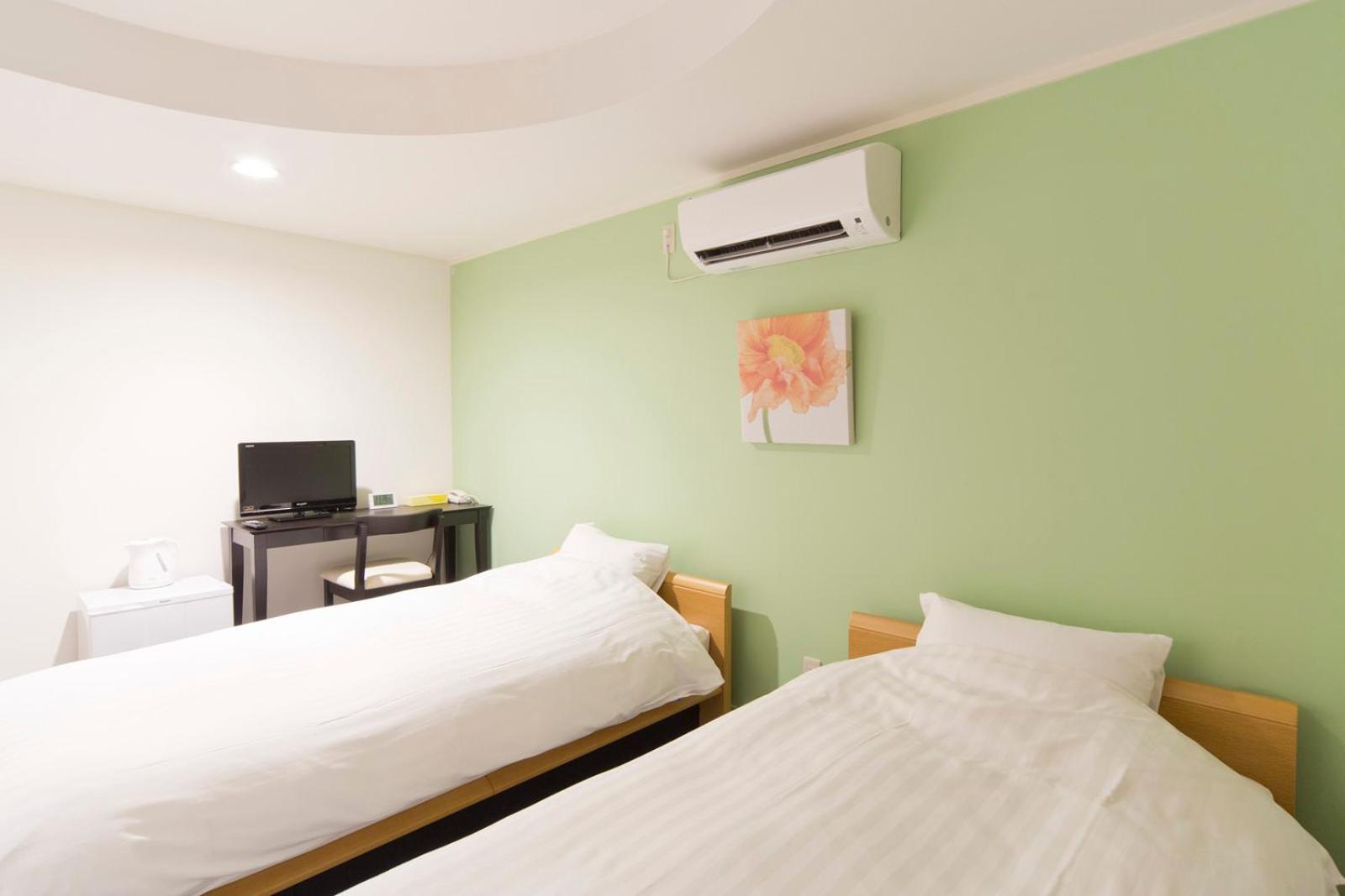 Standard, Twin Beds