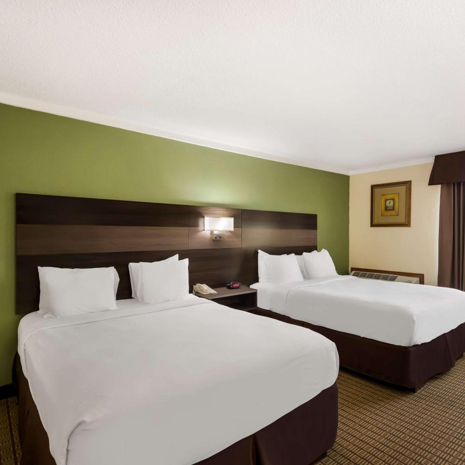 Room, 2 Queen Beds, Ground Floor