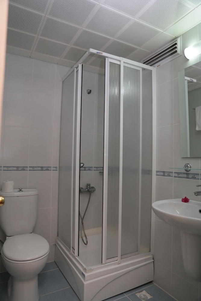 Ridvan Hotel 20/69