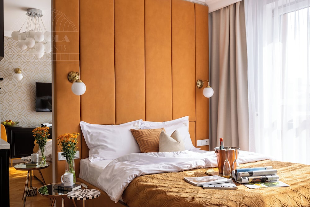 DELUXE, STUDIO, QUEEN BED, CITY VIEW, TERRACE