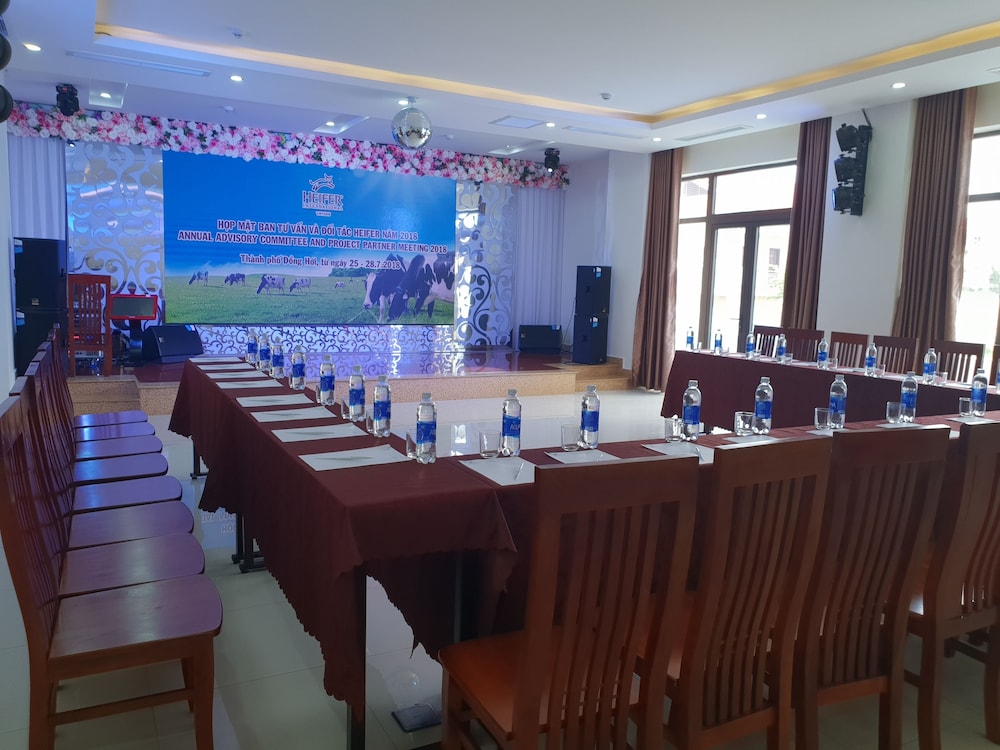 Phu Cuong Beach Hotel 56/69