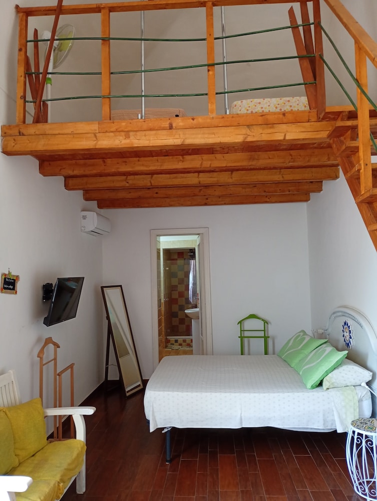 B&B Pompeilog 8/46