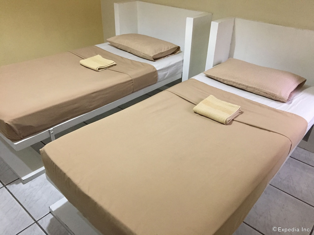 Urban Inn Iloilo 32/65