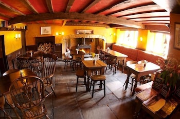 The Old Crown Coaching Inn 40/50