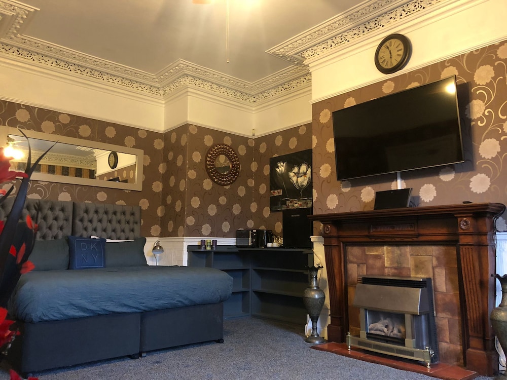Ashfield Hotel 45/55