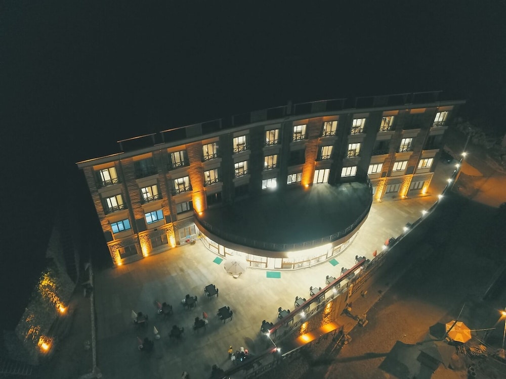 Grand Selale Hotel 3/50