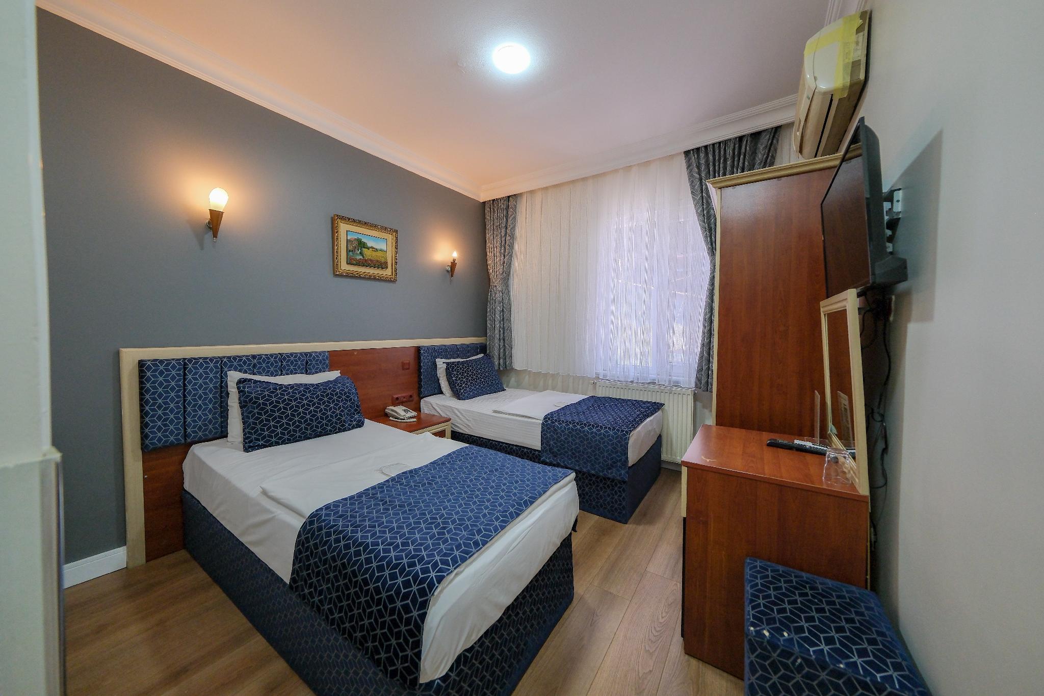 Room, Twin Beds