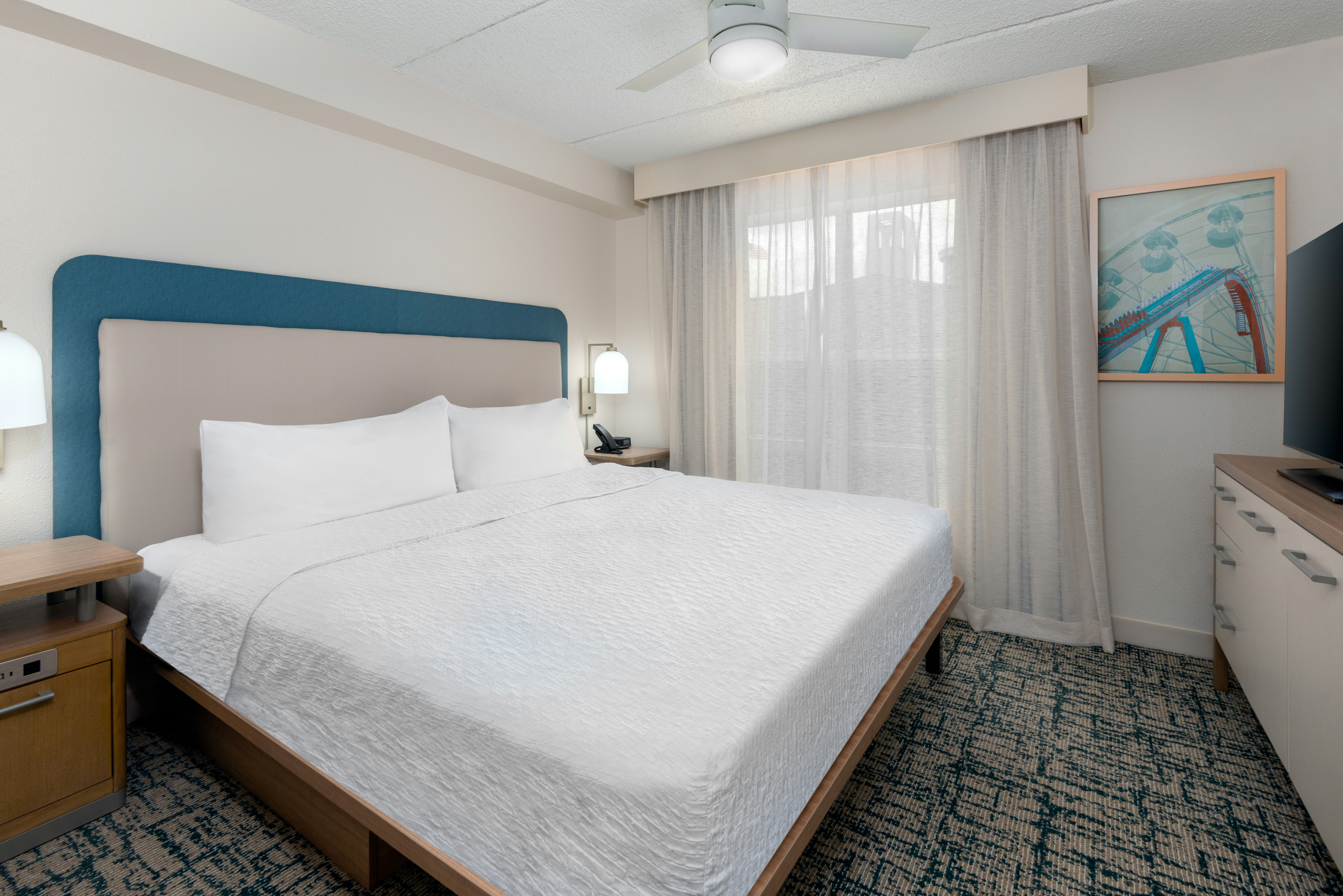 1 BEDROOM, SUITE, KING BED