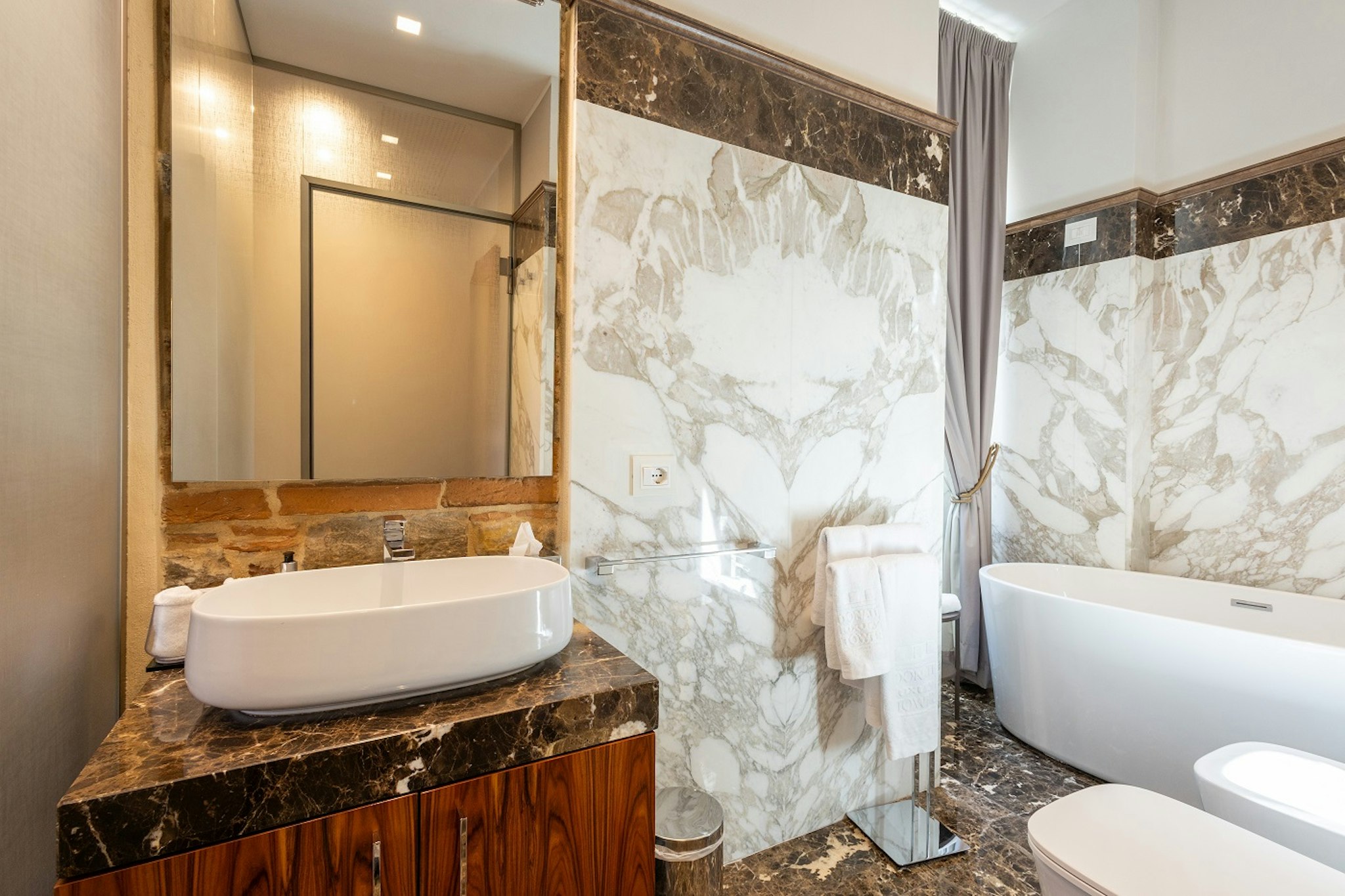 Donati Luxury Tower 49/50