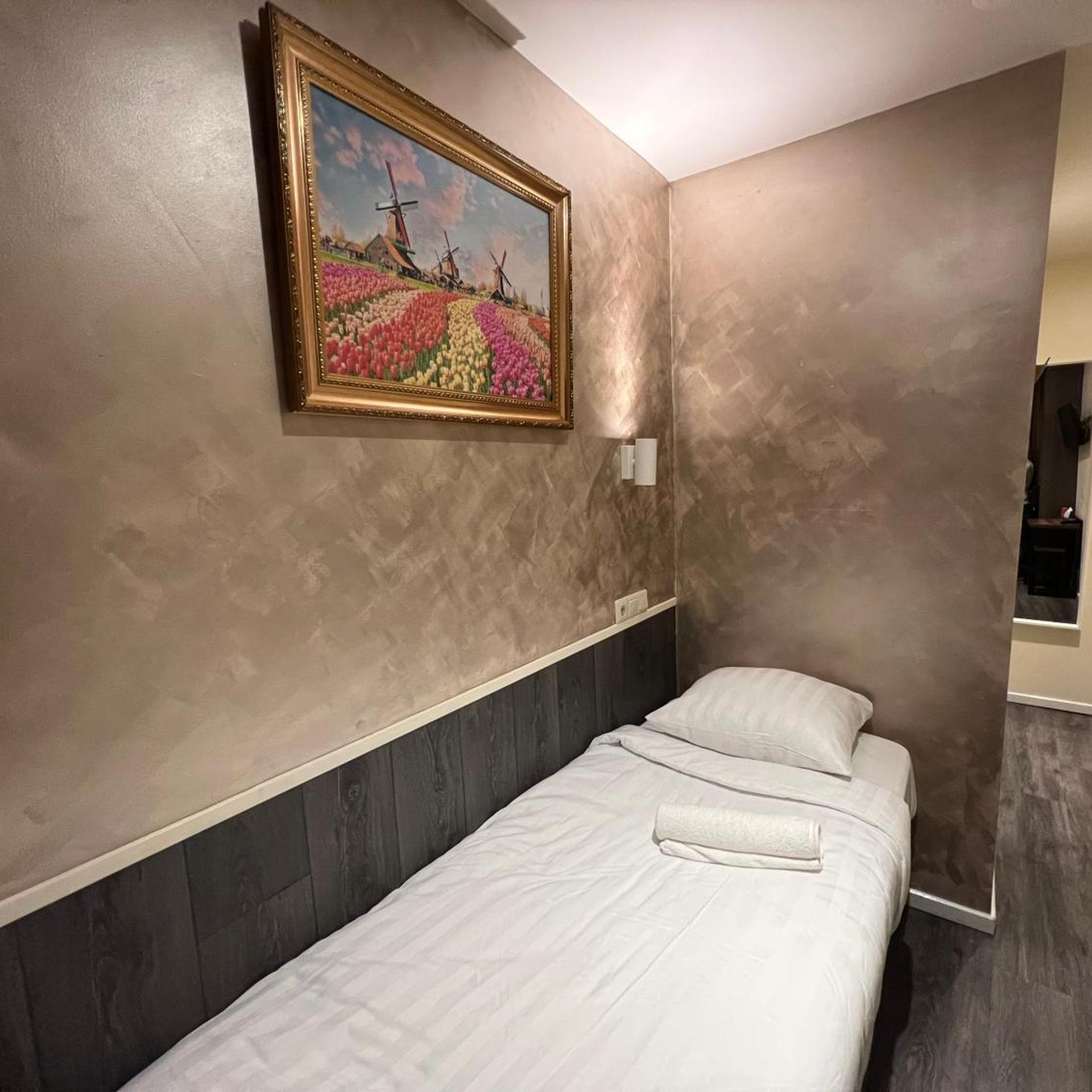 Dam Hotel 32/55
