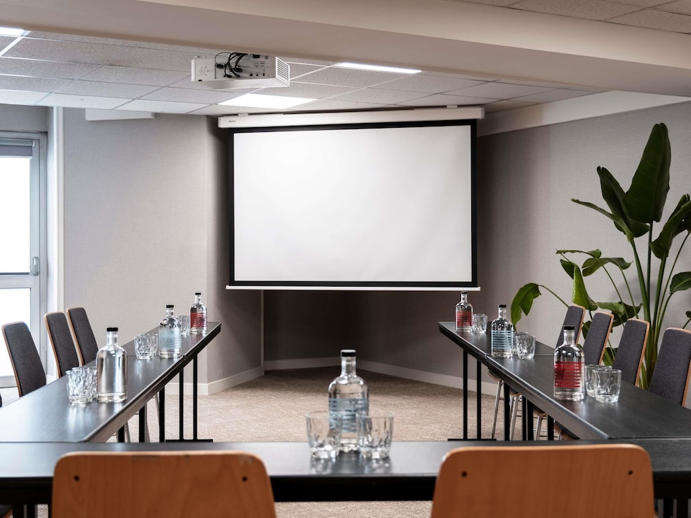 Mercure Rouen Champ de Mars 66/73