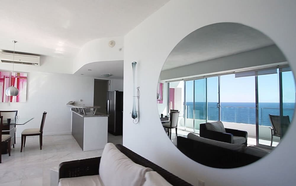 Park Royal Beach Mazatlan 38/59