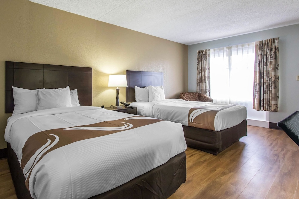 Quality Inn Downtown Historic District 8/32