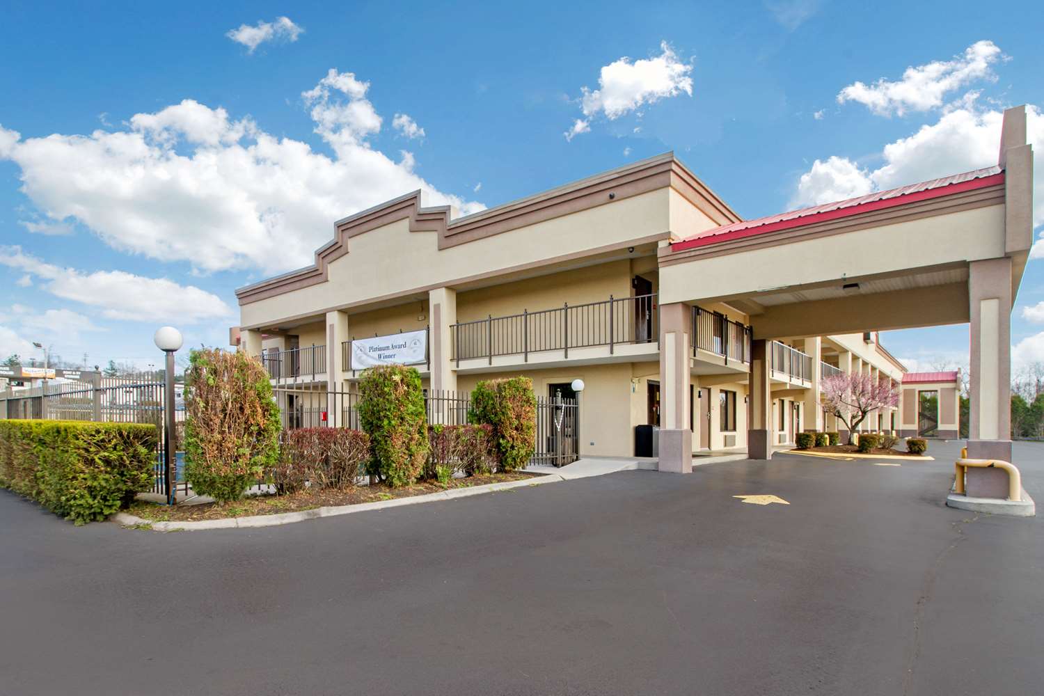 Econo Lodge Lenoir City 6/33