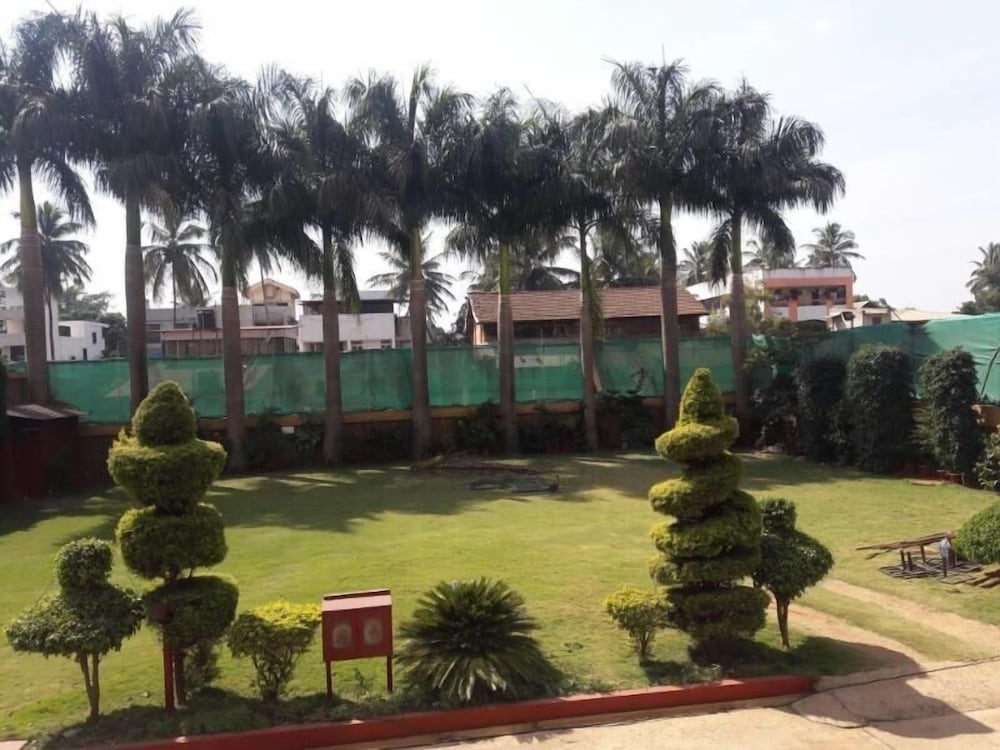 HOTEL EEFA 25/28