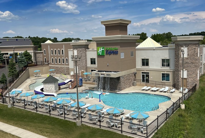 Holiday Inn Express Wisconsin Dells 64/69