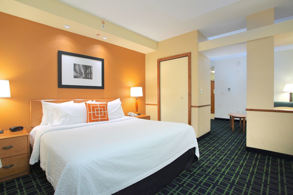Fairfield Inn and Suites Jacksonville Beach 18/54