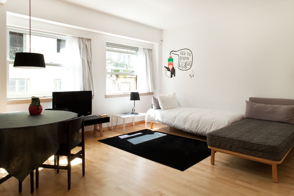 The Lisbonaire Apartments 28/49