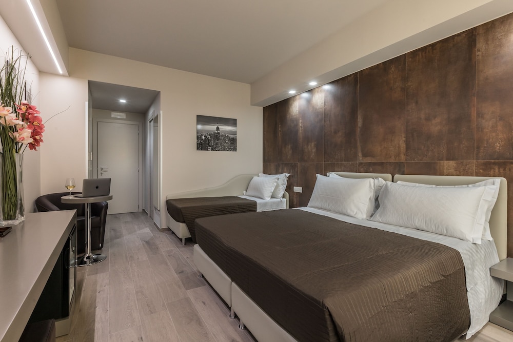 Astoria Deluxe Rooms photo5